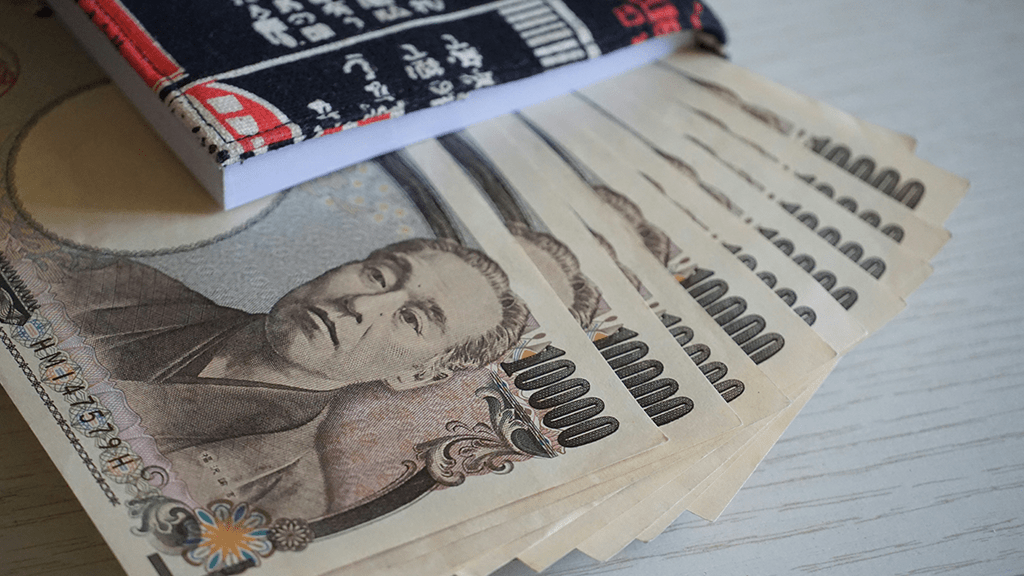 Yen Soars 2% as Japan's Kanda Hints at Intervention